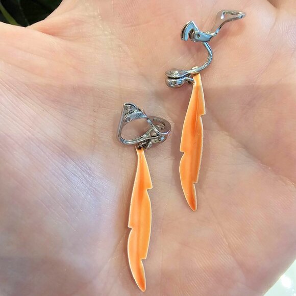 Lot of Orange Vintage Clip-on Earrings - Picture 7 of 7